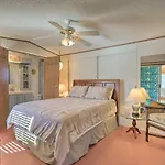 Quaint Chincoteague Island Hideaway With 2 Porches!