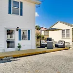 Chincoteague Apartment With Deck Walk To Waterfront