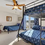 Charlie\'S Bayside Retreat - Pet Friendly, In Town!