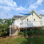Changing Tide - Downtown Location With Large Deck!