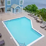 Sunset Bay Villa 221 - Waterfront, Pool, Gym!