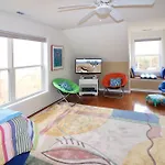 Sundance - In Town With Screened Porch!