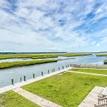 Stingray - Waterfront & Waterside Balcony!