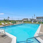 Lighthouse Estates 8 - Water Views & Shared Pool!
