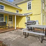 Windsor House - In Town Historic Charm