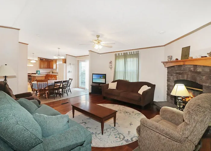 Island Thyme - Hot Tub & Carnival Location!