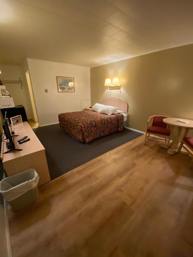 Birchwood Hotel