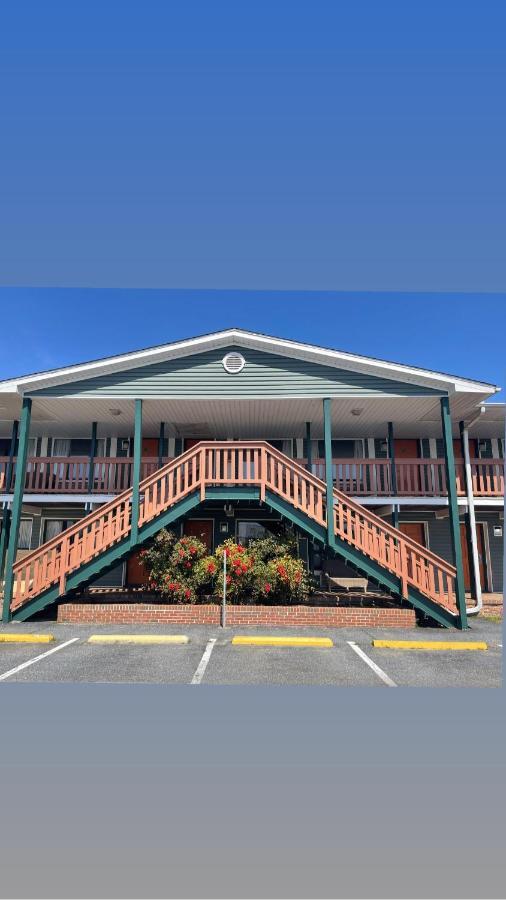 Atlantic Shores And Chincoteague
