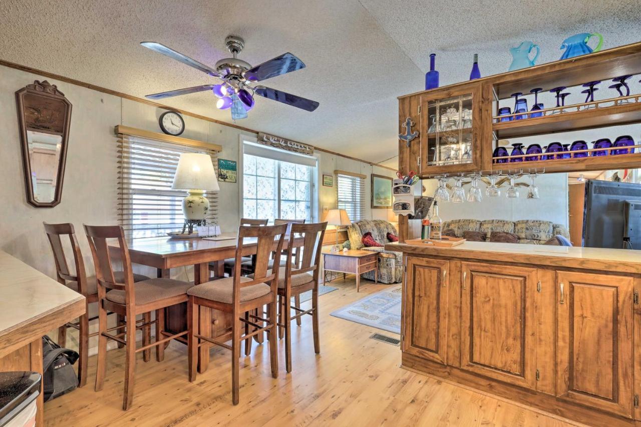 Quaint Island Hideaway With 2 Porches! Holiday home *