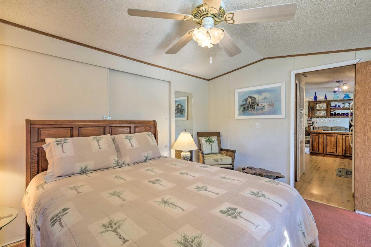 Quaint Island Hideaway With 2 Porches! *