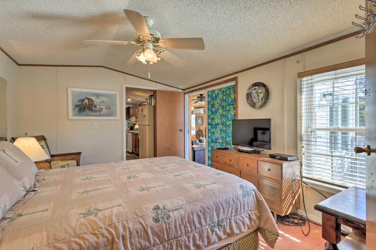 Quaint Island Hideaway With 2 Porches! Holiday home