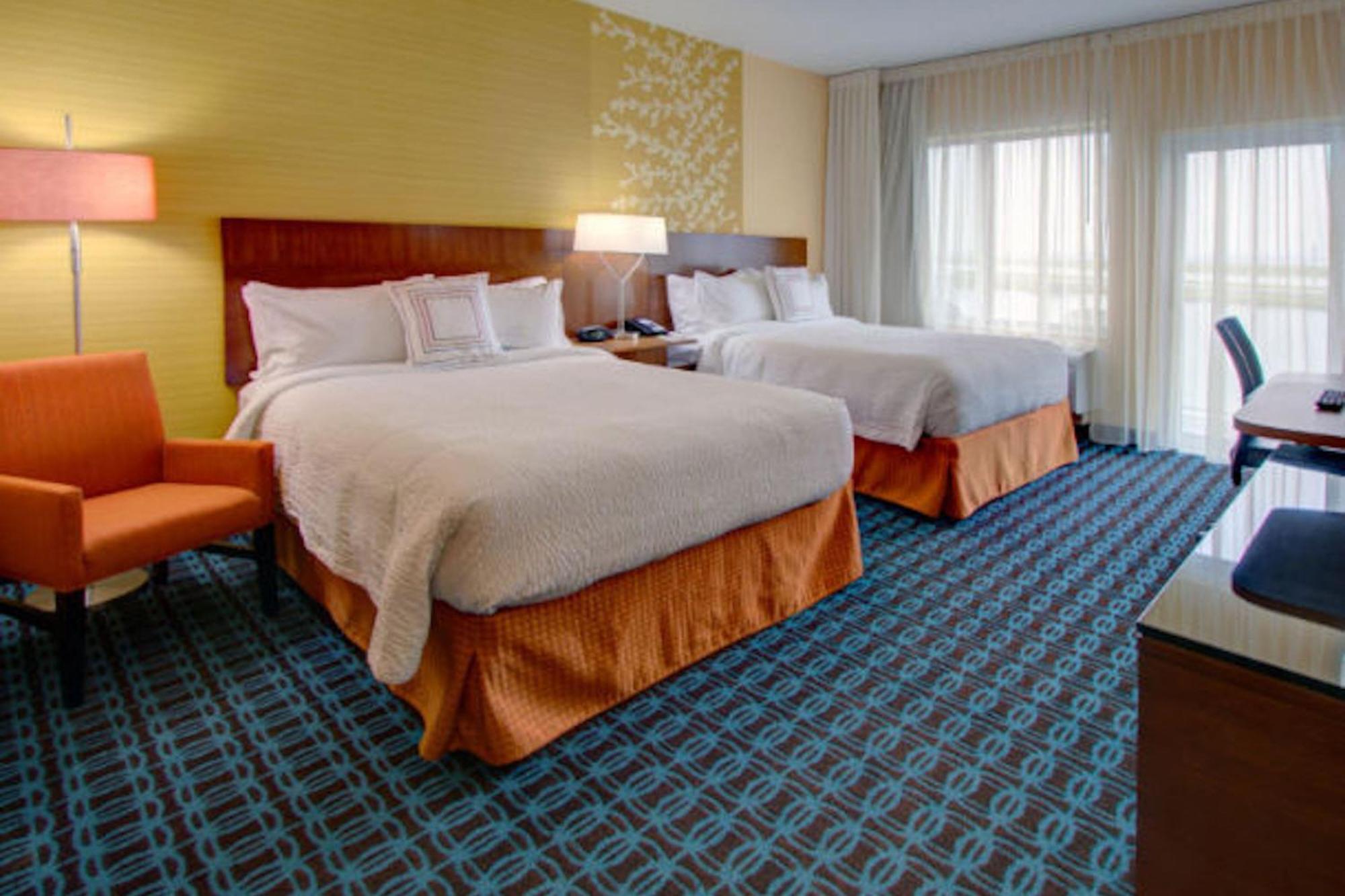 Hotel Fairfield & By Marriott Island Waterfront 3*