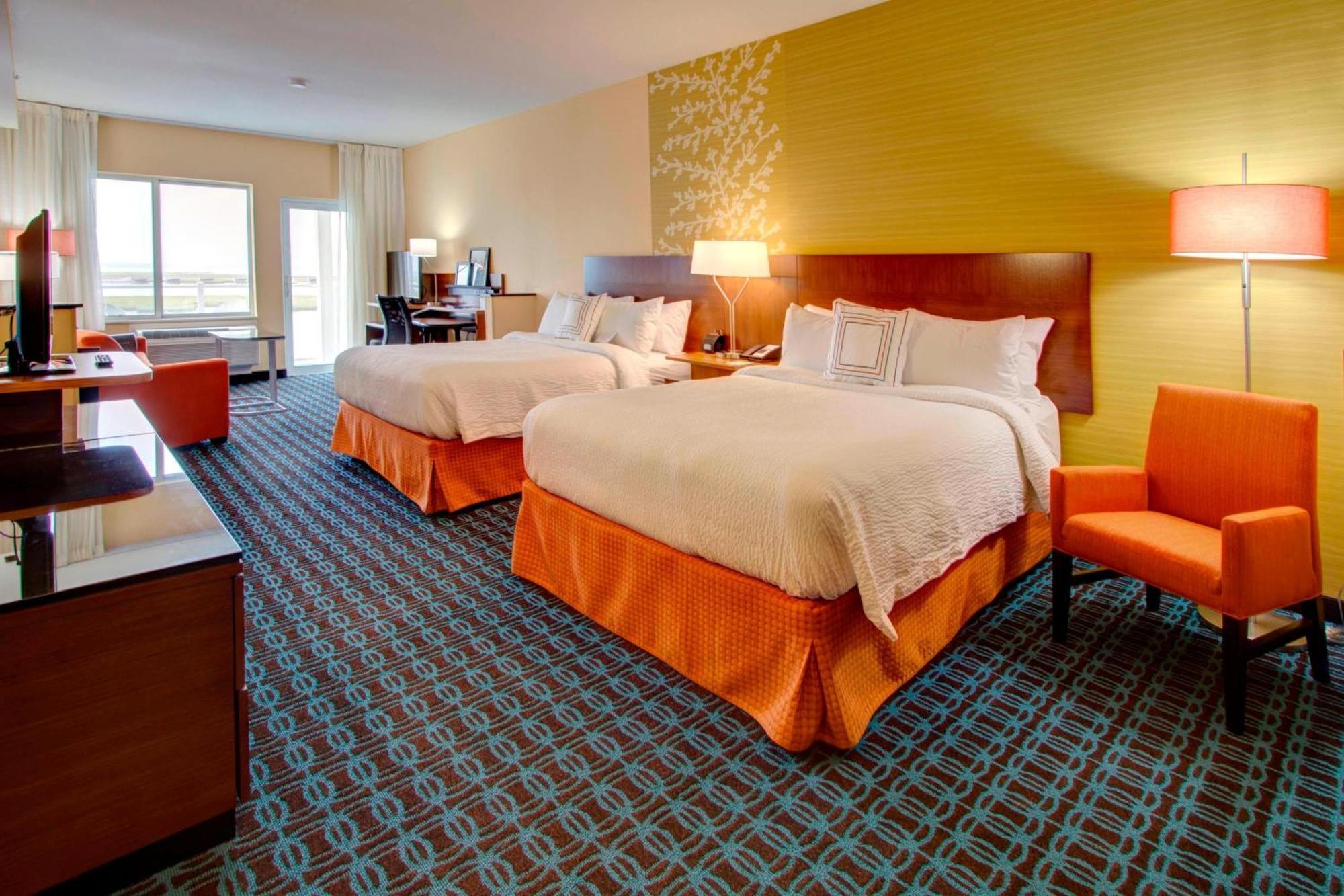 Fairfield & By Marriott Island Waterfront 3*