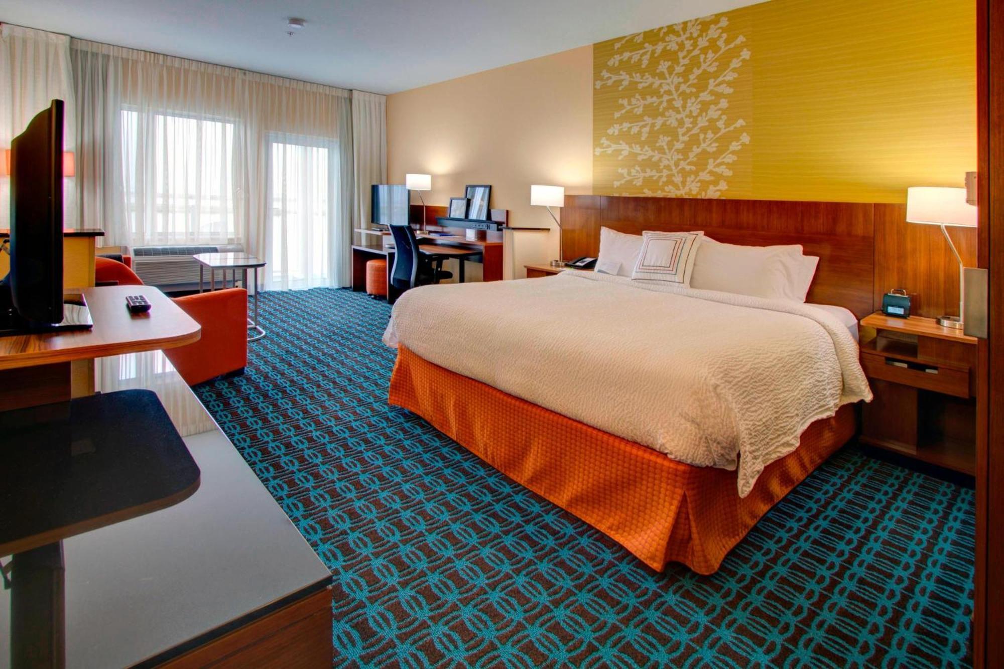Fairfield & By Marriott Island Waterfront Hotel