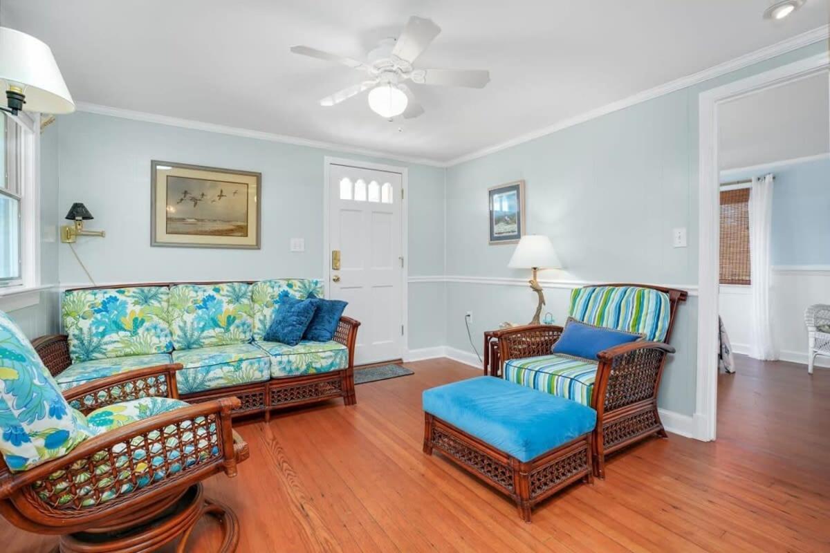 W Private Creek, Sunroom, Fire Pit, & Wifi