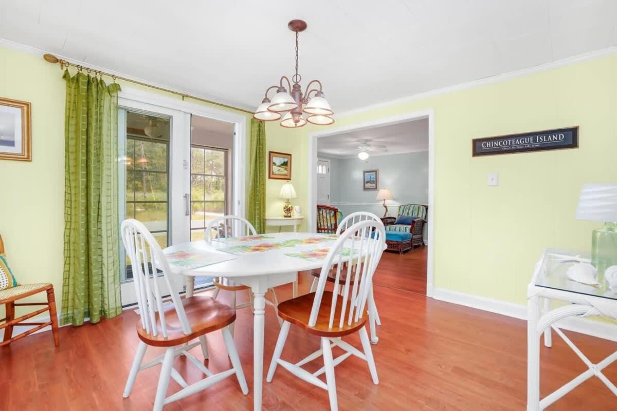 W Private Creek, Sunroom, Fire Pit, & Wifi Holiday home Chincoteague