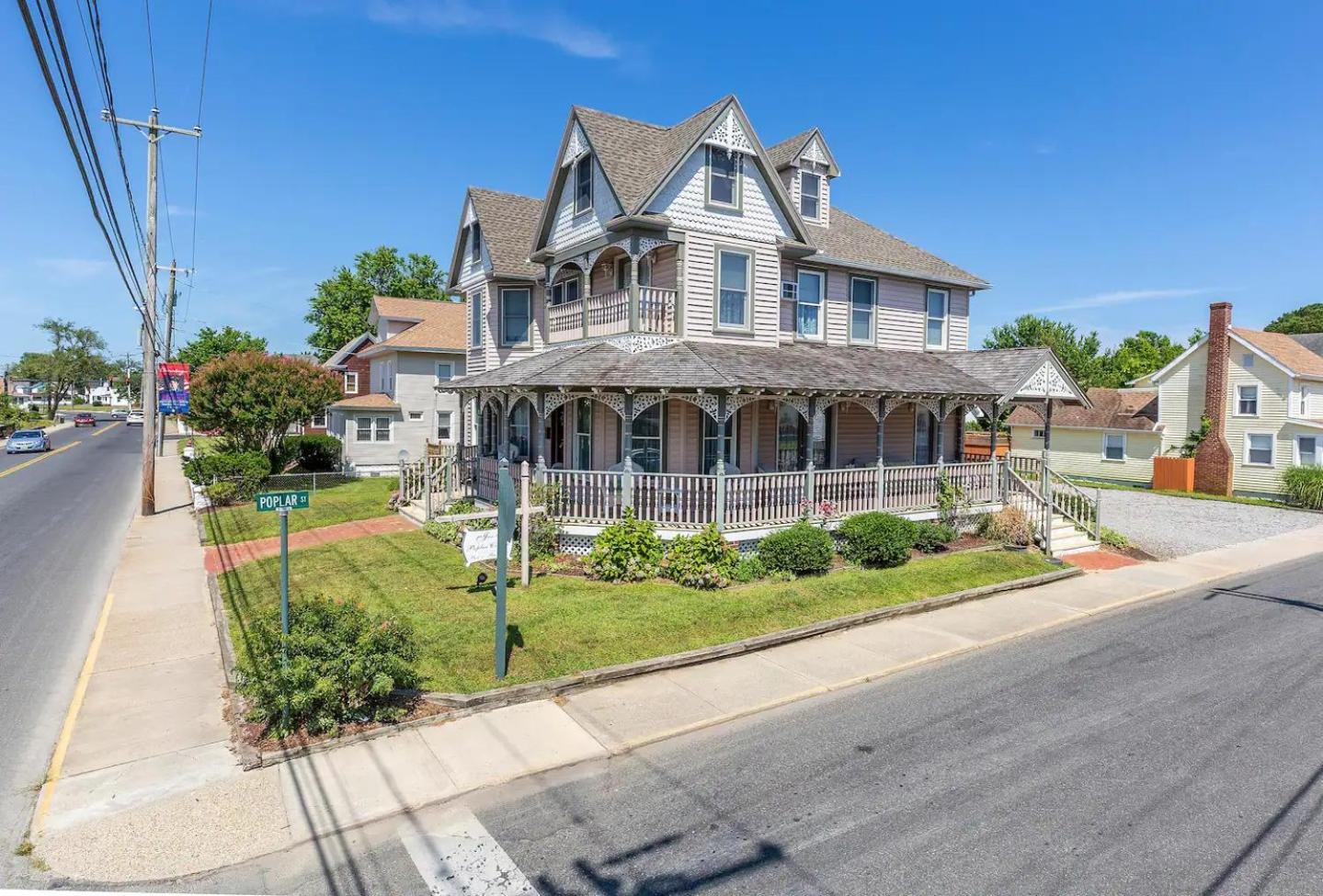 Inn At Poplar Corner On Island *
