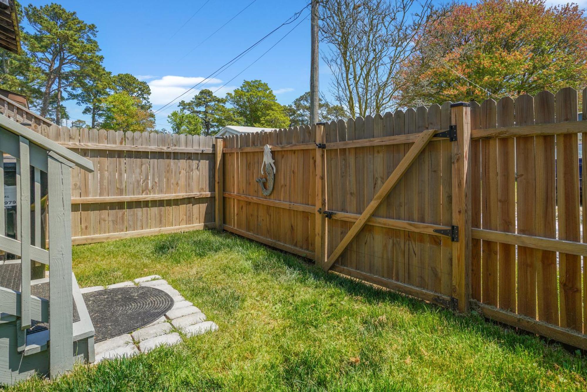 Gone Coastal - Pet Friendly With Screened Porch! * Chincoteague