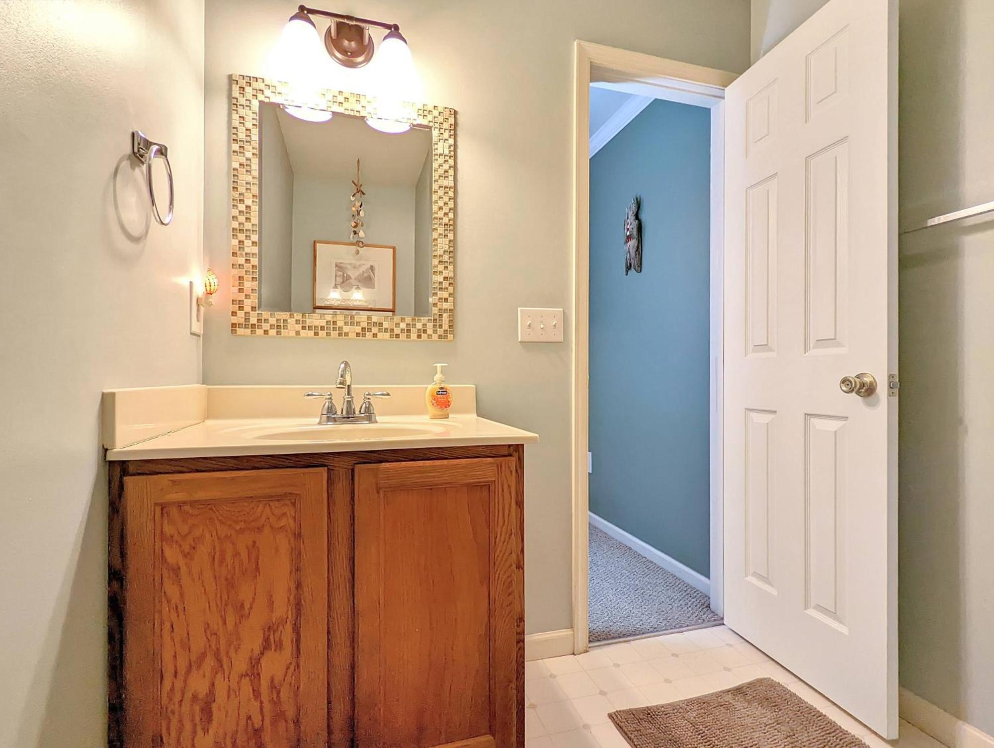 Gone Coastal - Pet Friendly With Screened Porch!