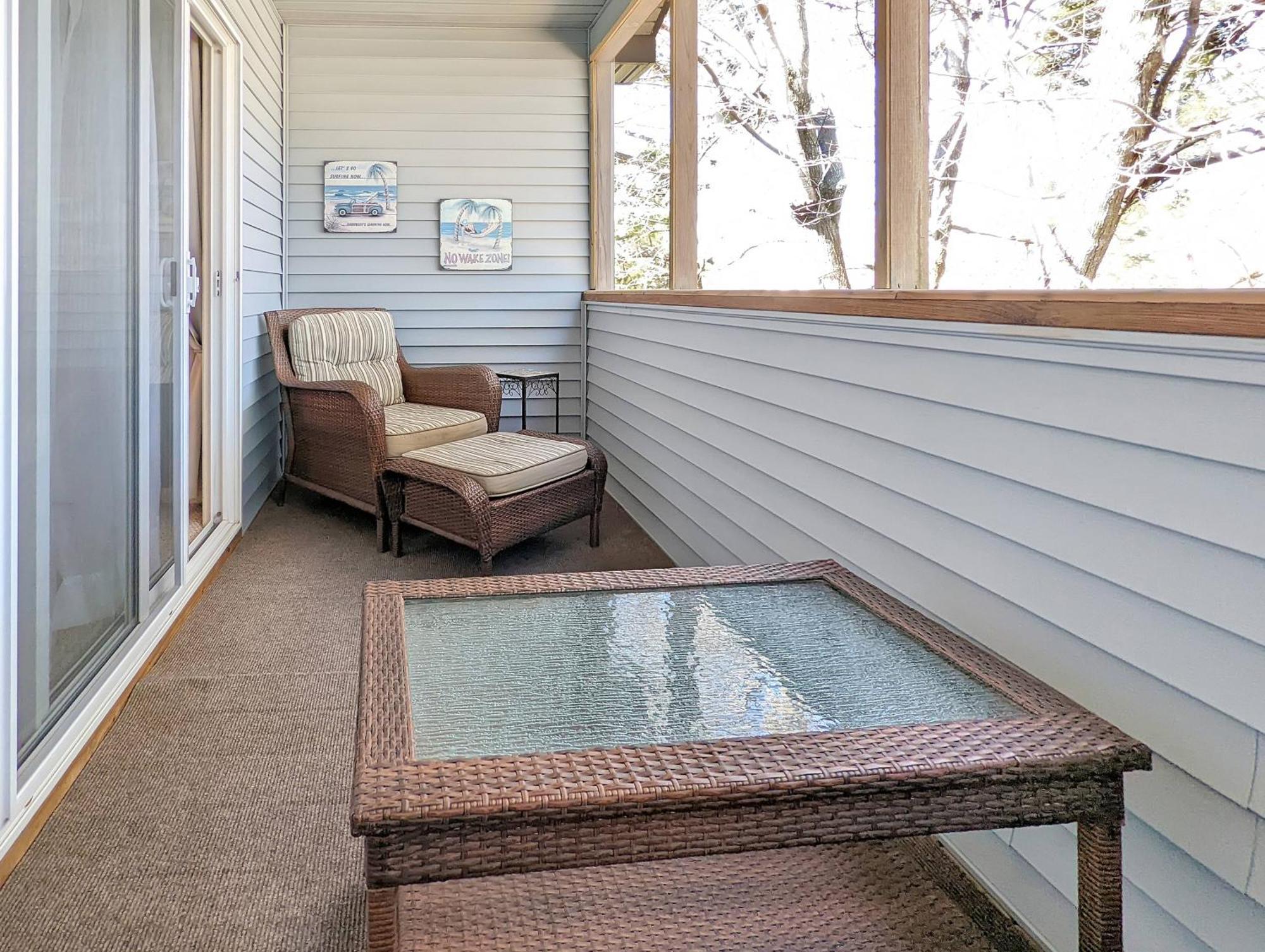 Gone Coastal - Pet Friendly With Screened Porch! *