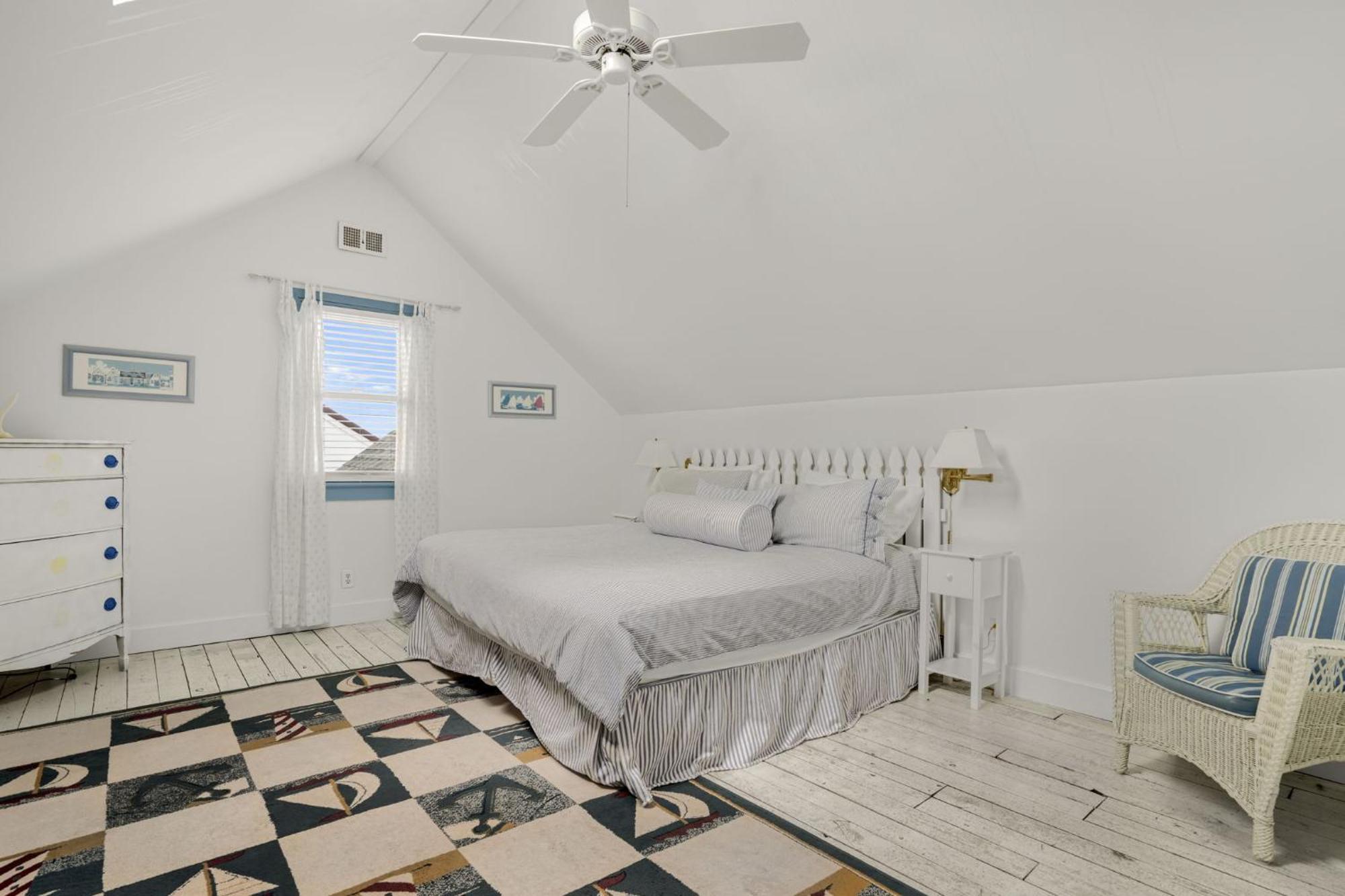 Holiday home Donovan's Reef - Pet Friendly, In Town!