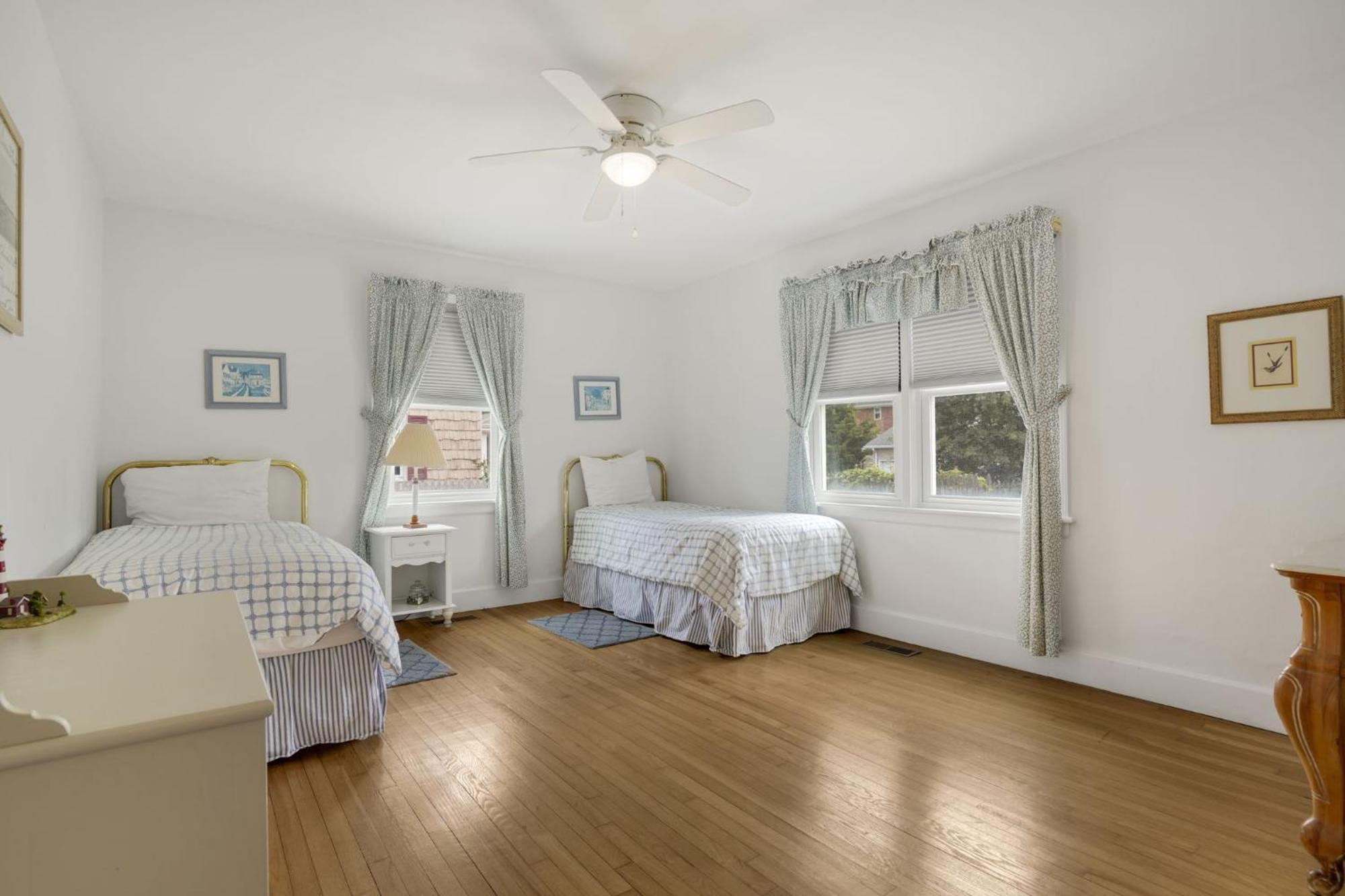 Donovan's Reef - Pet Friendly, In Town! Holiday home *