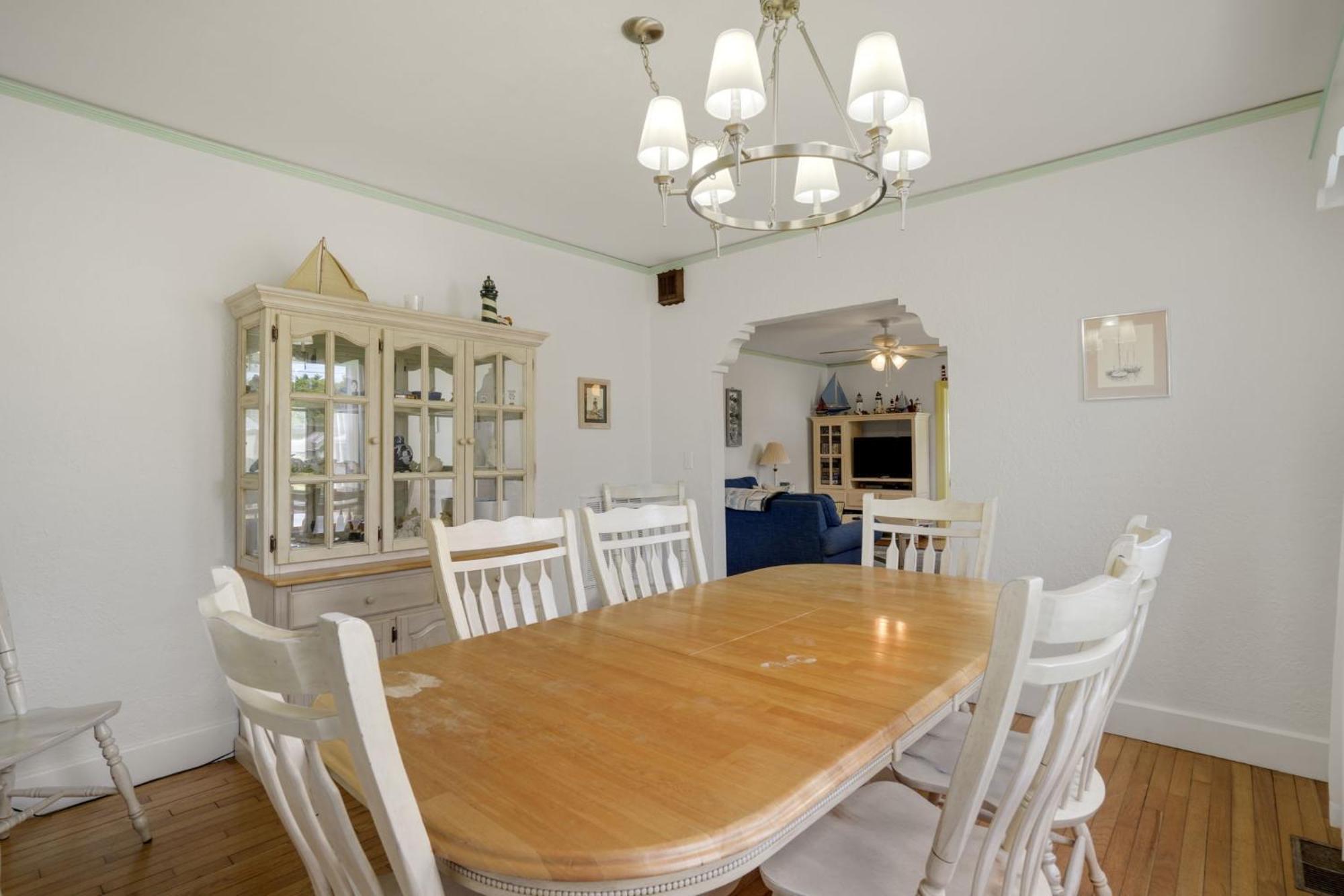 Donovan's Reef - Pet Friendly, In Town! Holiday home