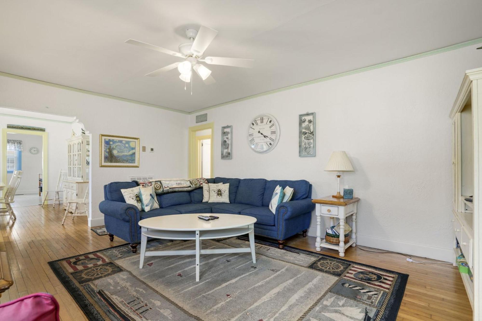 Donovan's Reef - Pet Friendly, In Town! Holiday home Chincoteague