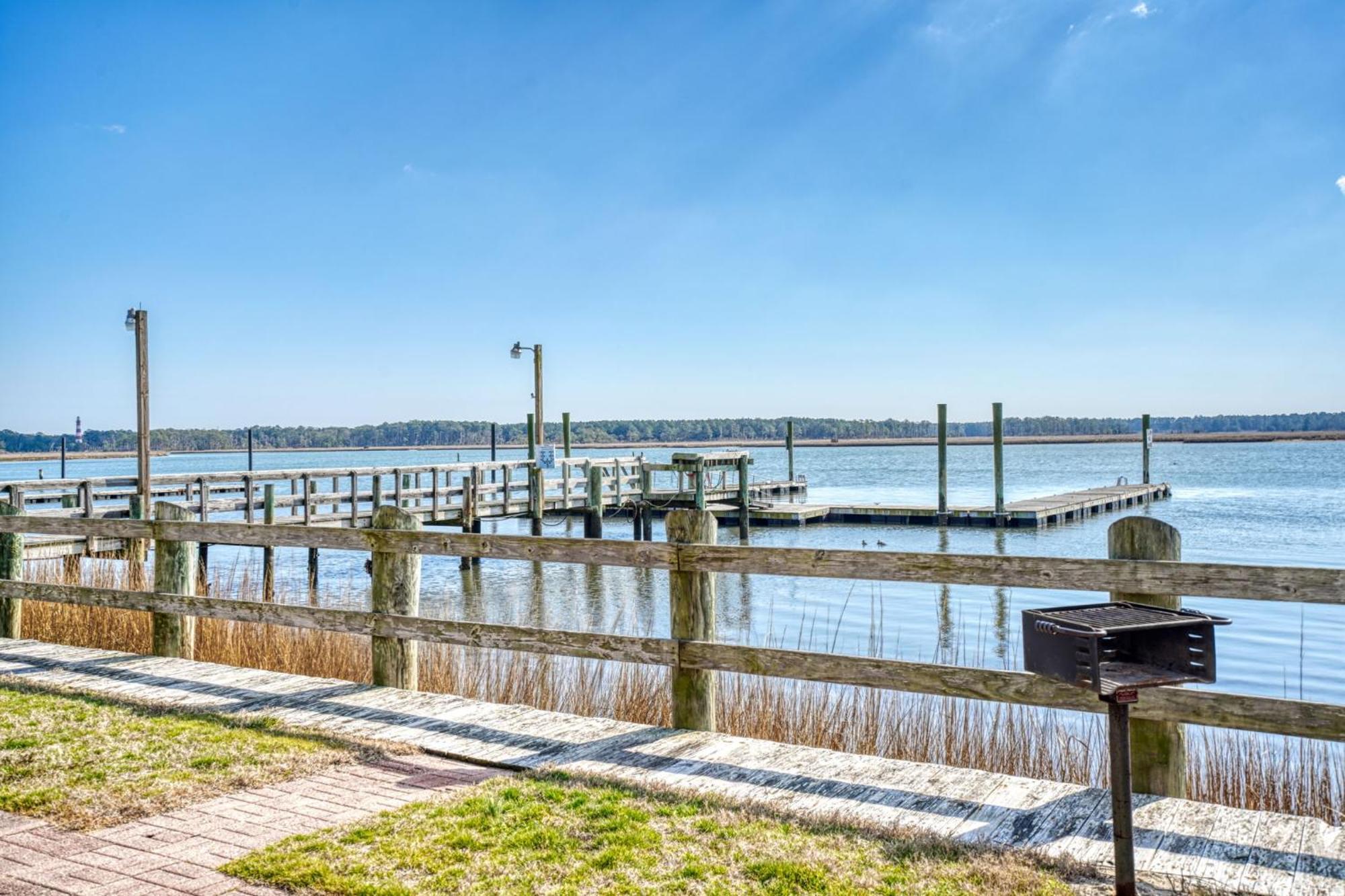 Dancing Waters At Sea Tag - Waterfront Condo! Holiday home