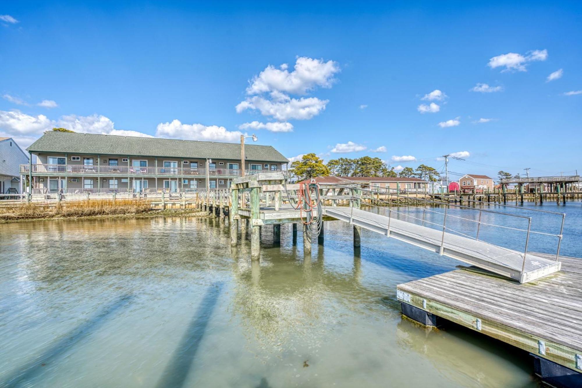 Holiday home Dancing Waters At Sea Tag - Waterfront Condo!