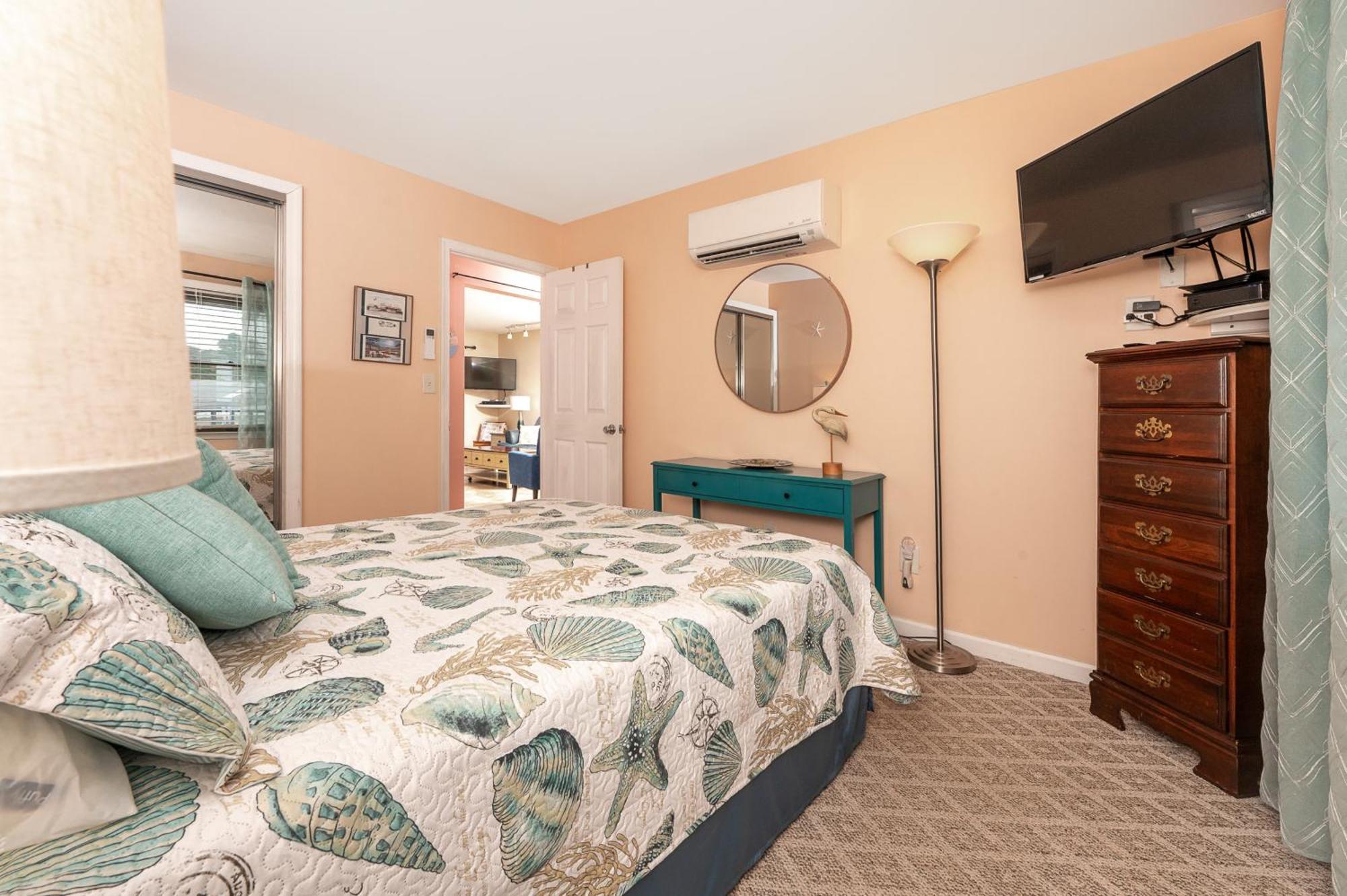 Dancing Waters At Sea Tag - Waterfront Condo!