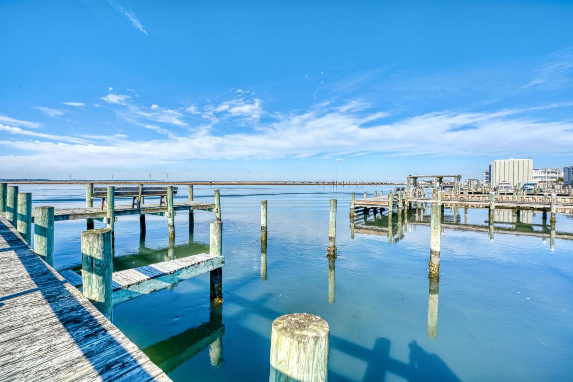 Charlie's Bayside Retreat - Pet Friendly, In Town! Chincoteague