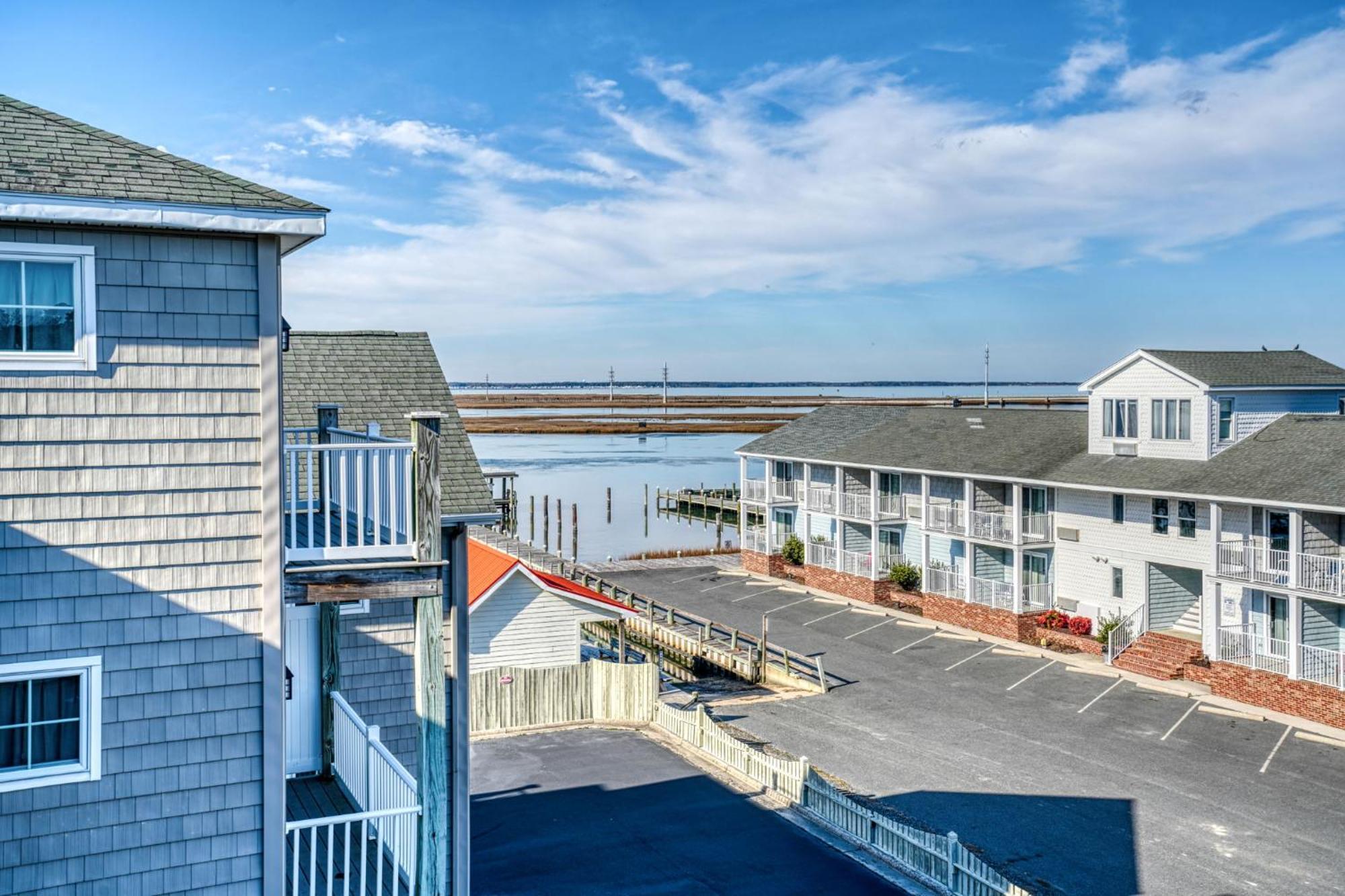 Charlie's Bayside Retreat - Pet Friendly, In Town! Holiday home