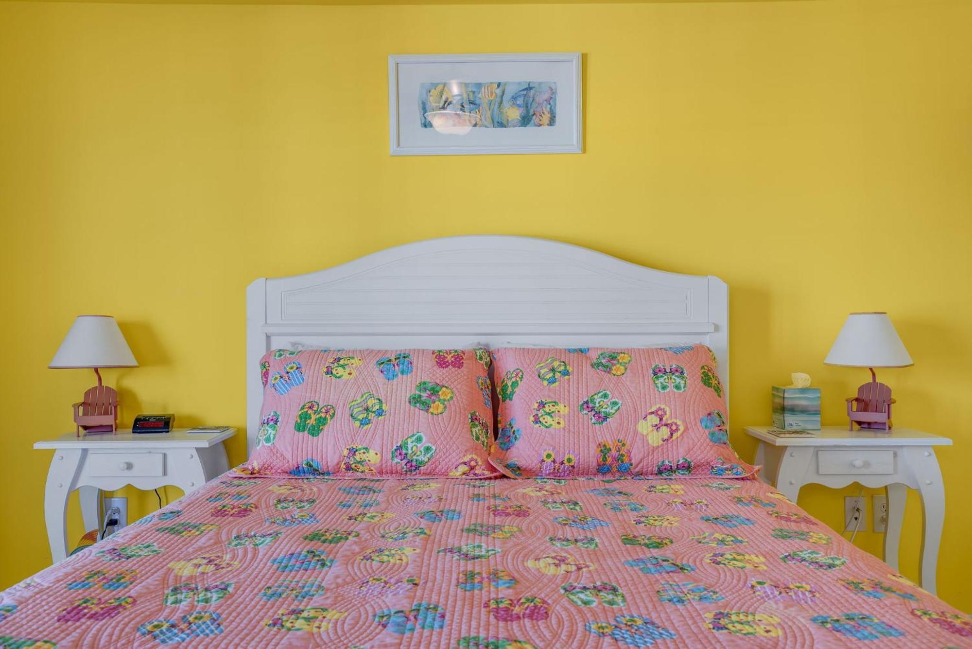 Charlie's Bayside Retreat - Pet Friendly, In Town! * Chincoteague