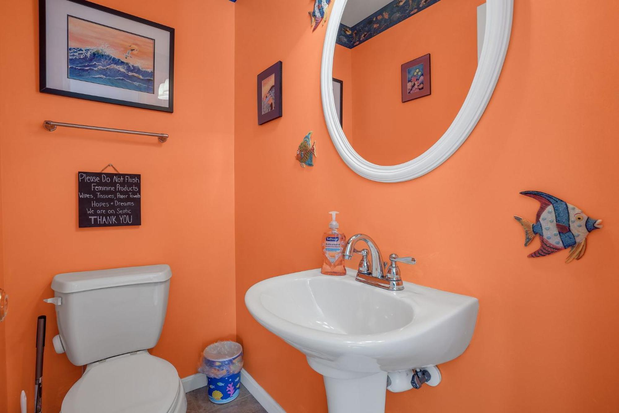 Charlie's Bayside Retreat - Pet Friendly, In Town! Chincoteague