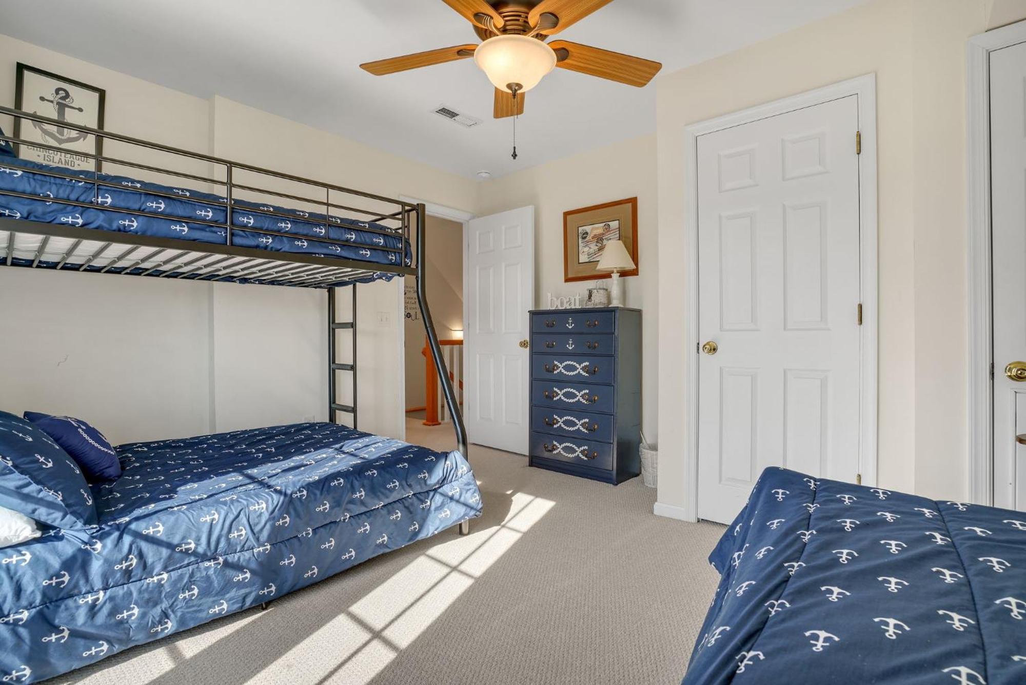 Charlie's Bayside Retreat - Pet Friendly, In Town! Holiday home