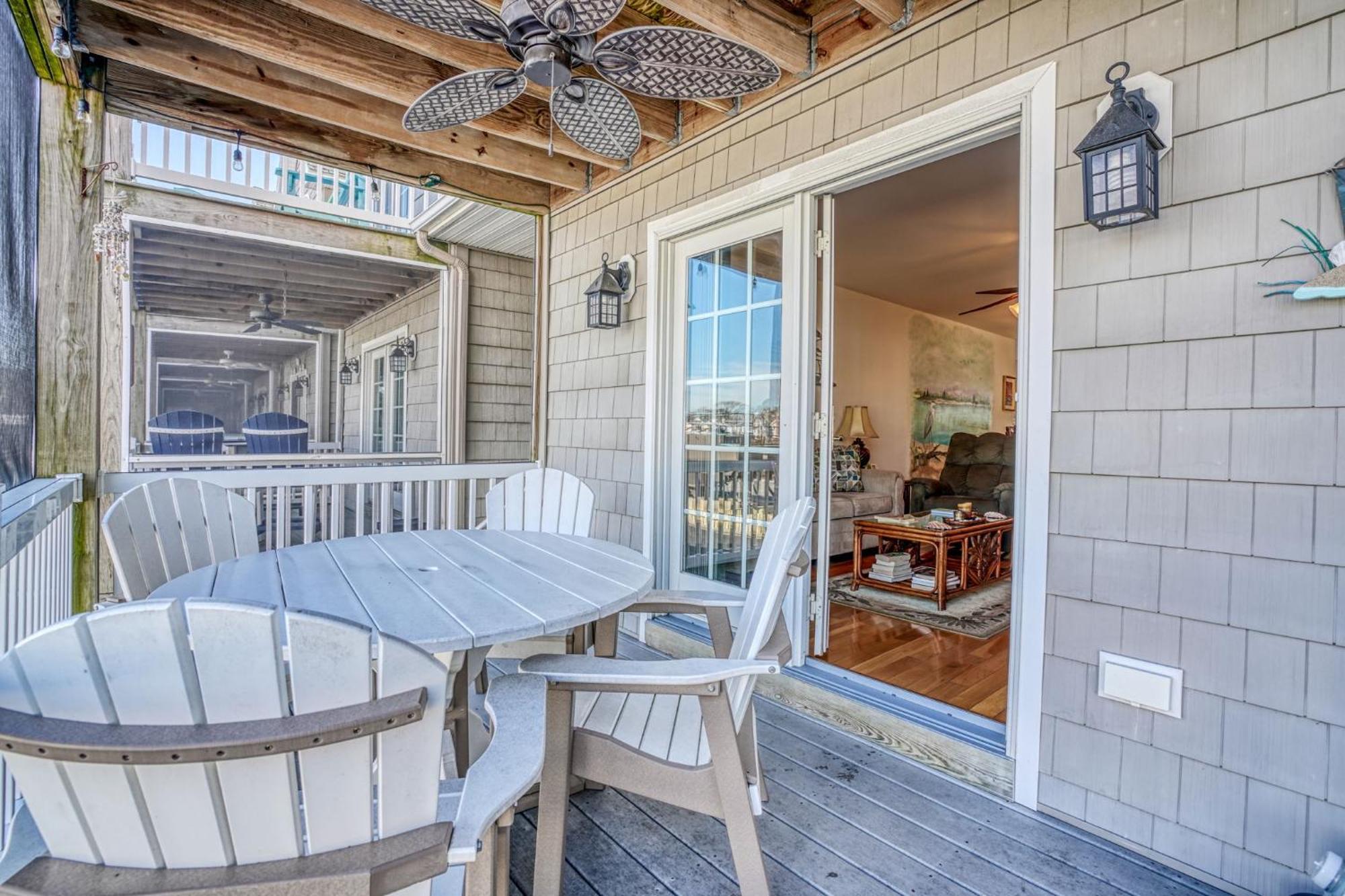 Charlie's Bayside Retreat - Pet Friendly, In Town! Holiday home *