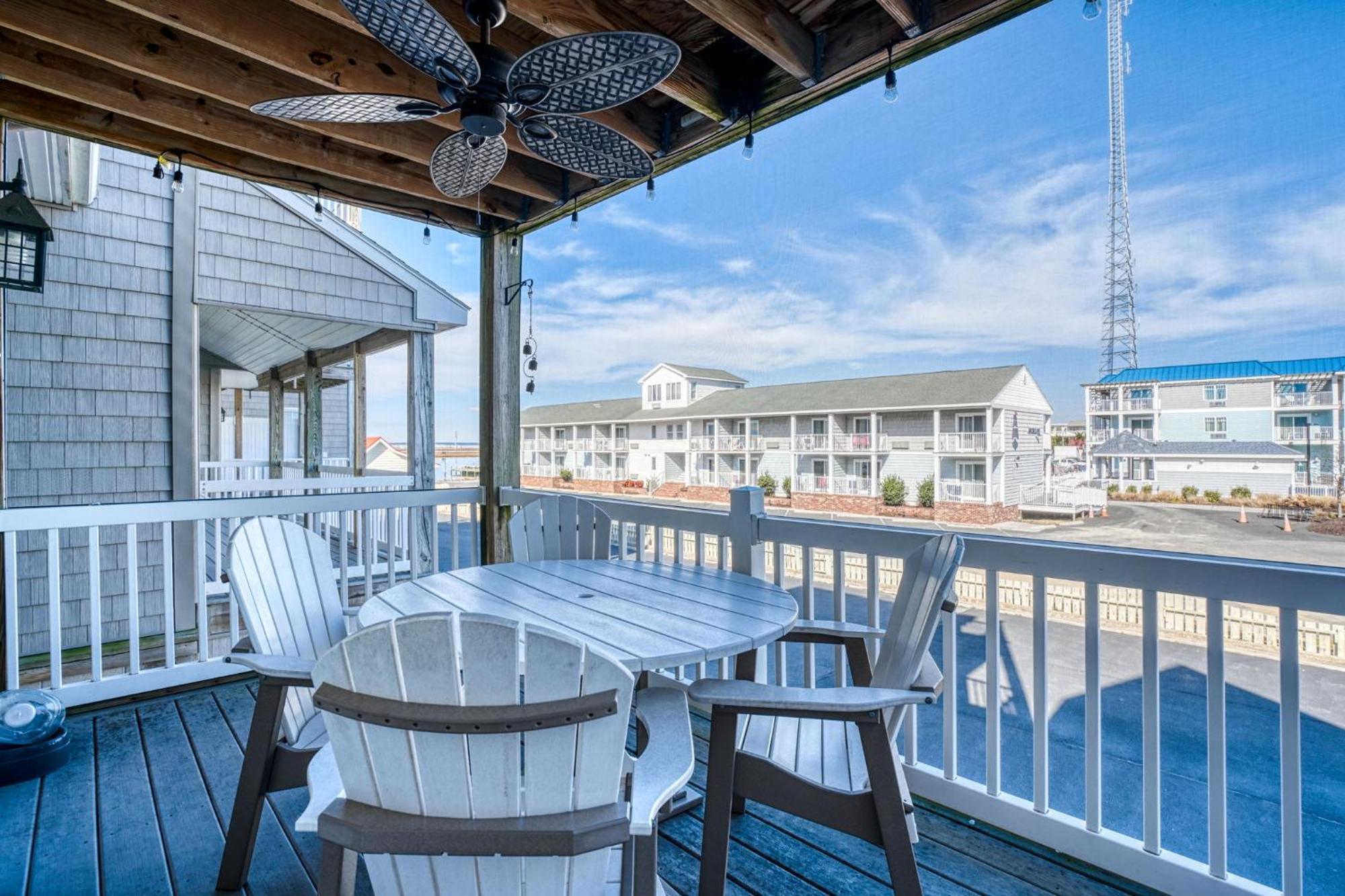 Charlie's Bayside Retreat - Pet Friendly, In Town! * Chincoteague