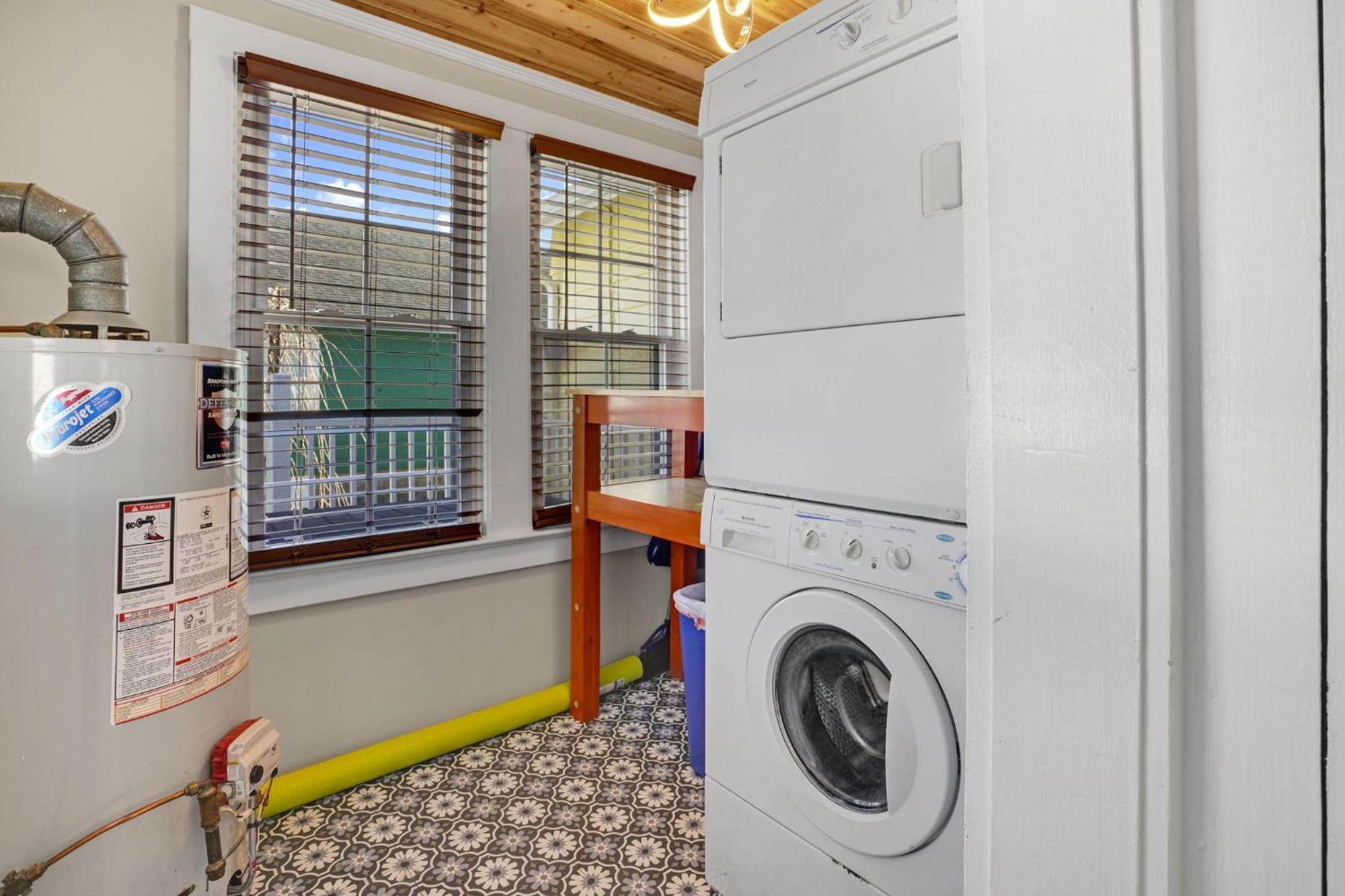 Holiday home Changing Tide - Downtown Location With Large Deck! *