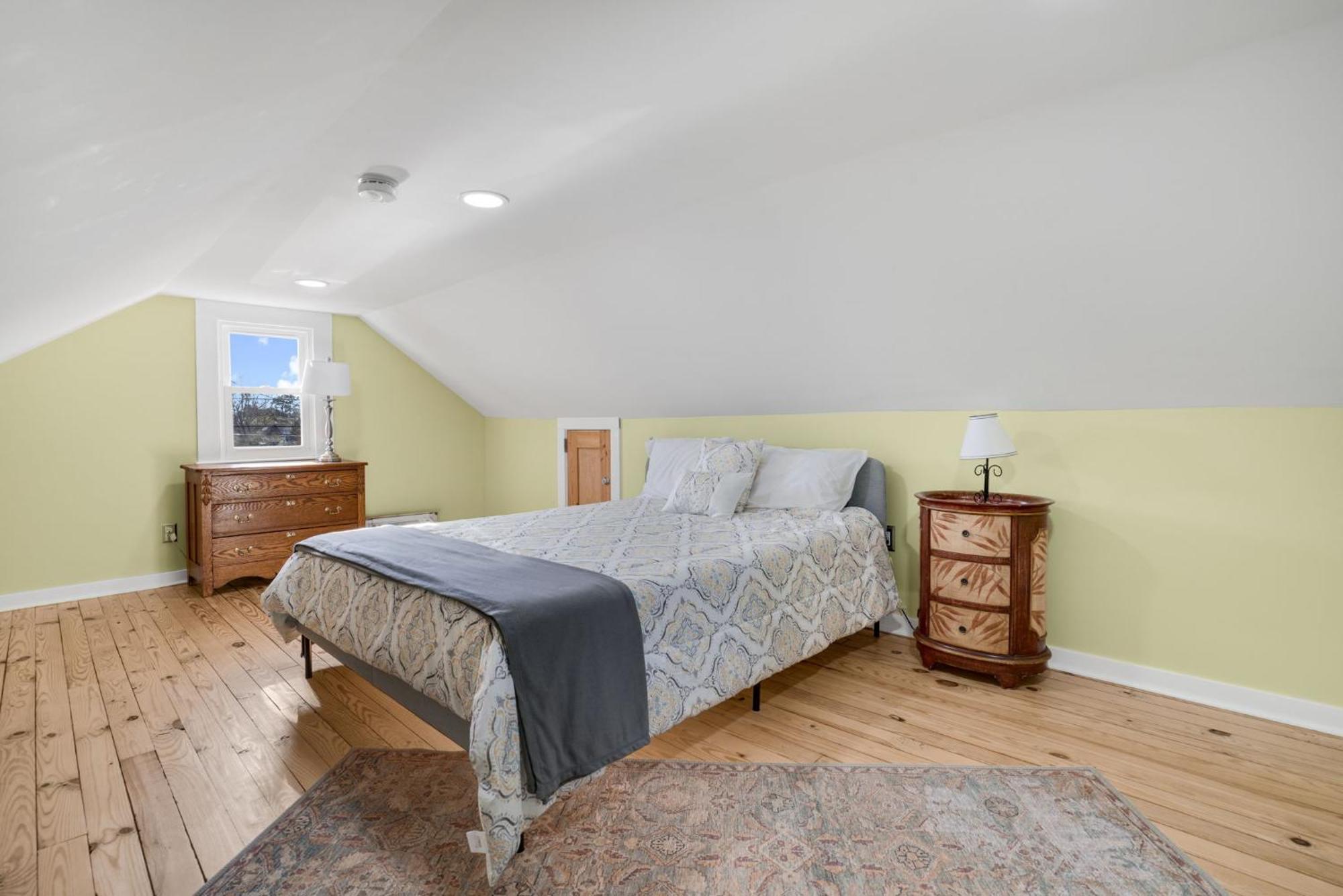 Changing Tide - Downtown Location With Large Deck! Holiday home Chincoteague
