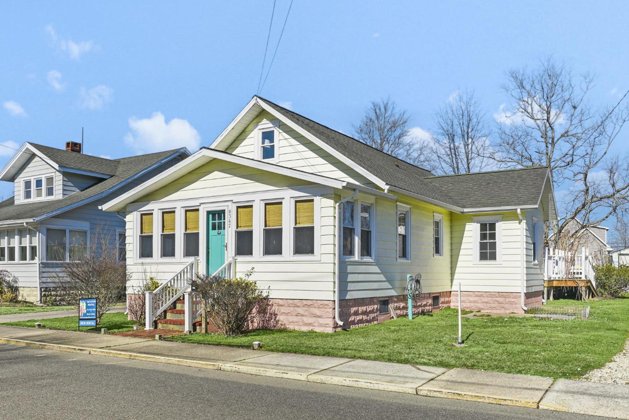 Changing Tide - Downtown Location With Large Deck! * Chincoteague
