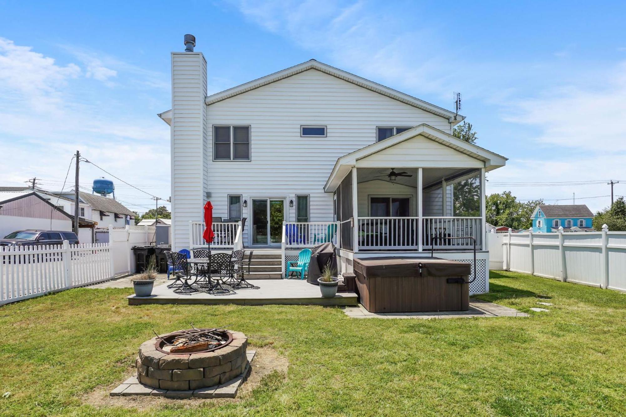 Casa Del Mar - Pet Friendly With Hot Tub! * Chincoteague