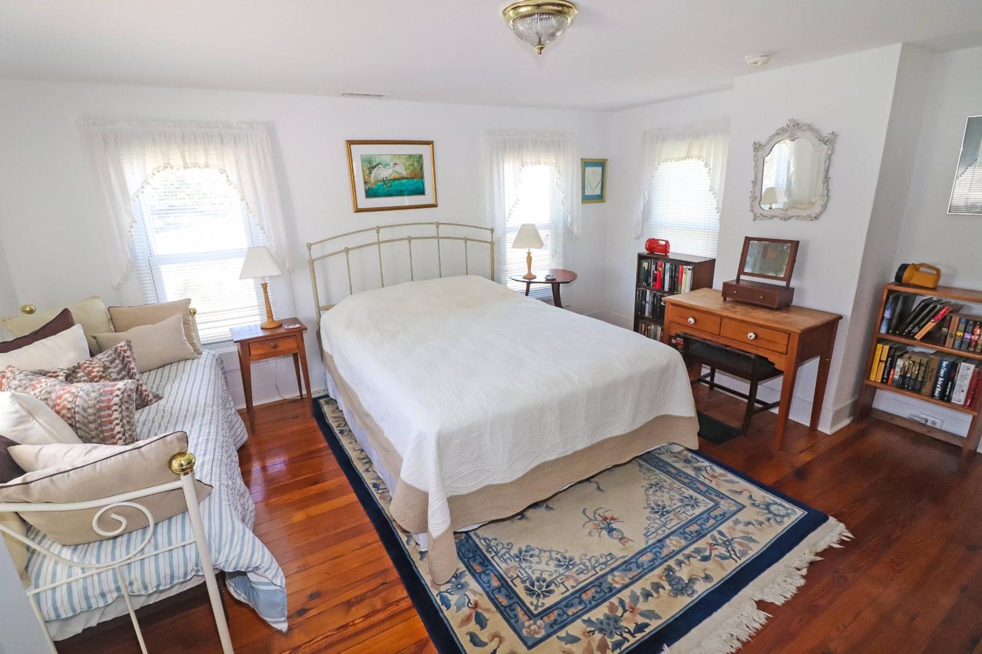 Blue Point - Pet Friendly With Outdoor Shower! Holiday home *
