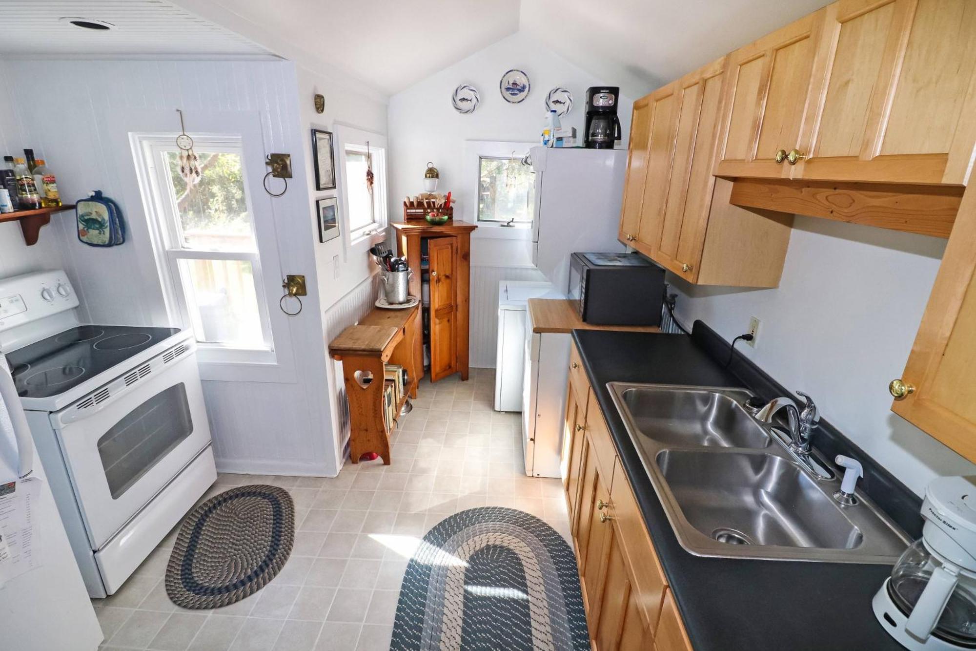 Blue Point - Pet Friendly With Outdoor Shower! Holiday home *