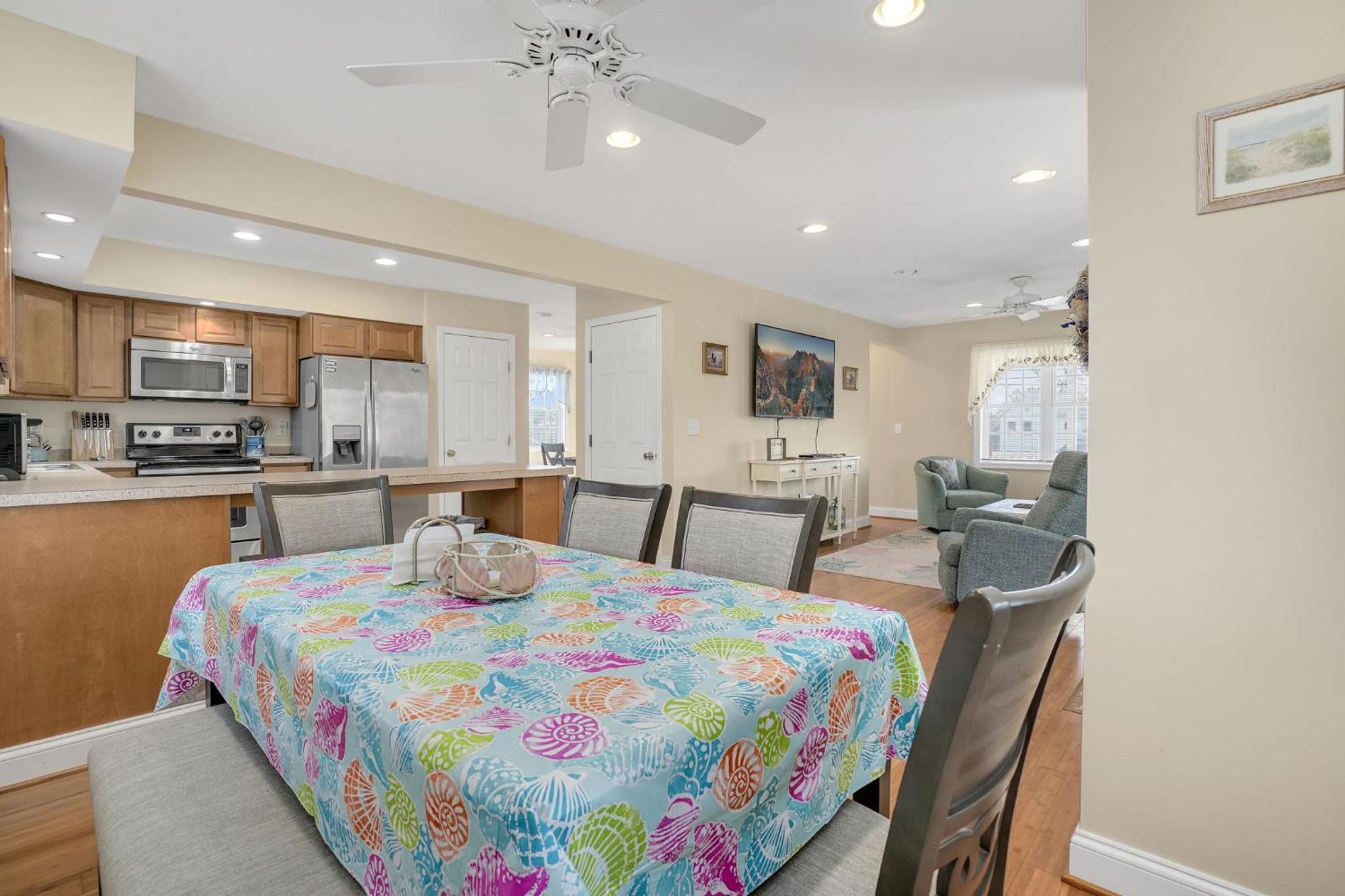 Haven - Modern Home; Close To Town! Holiday home