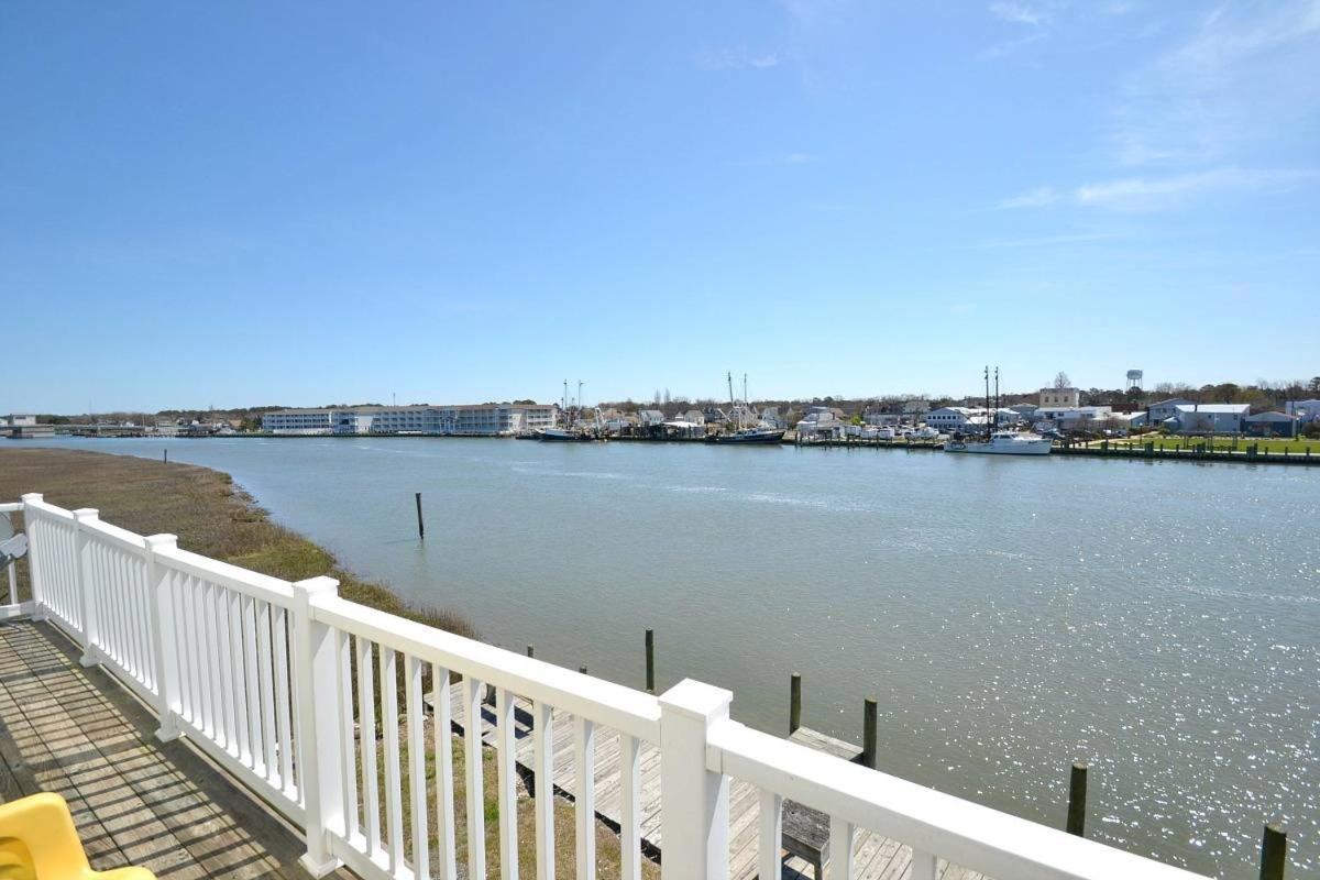Holiday home Bay Daze - Waterfront Townhome W Private Boat Dock! *