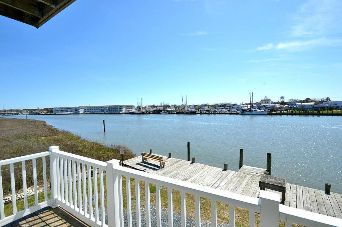 Bay Daze - Waterfront Townhome W Private Boat Dock! Holiday home Chincoteague