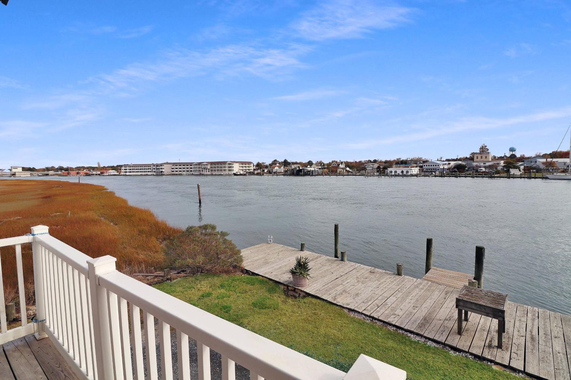 Bay Daze - Waterfront Townhome W Private Boat Dock! Chincoteague