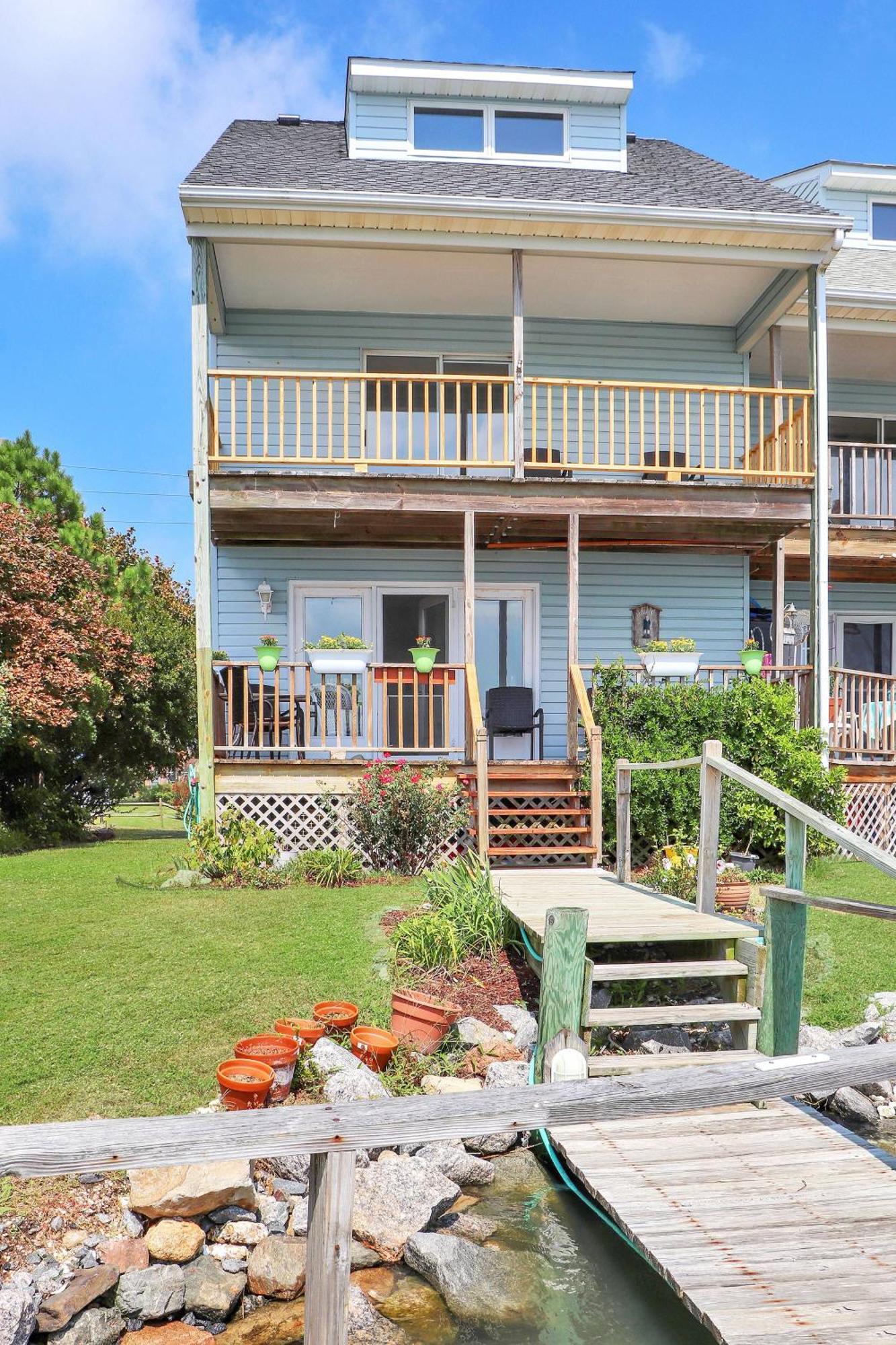 Holiday home The Haven - Waterfront With Private Dock!