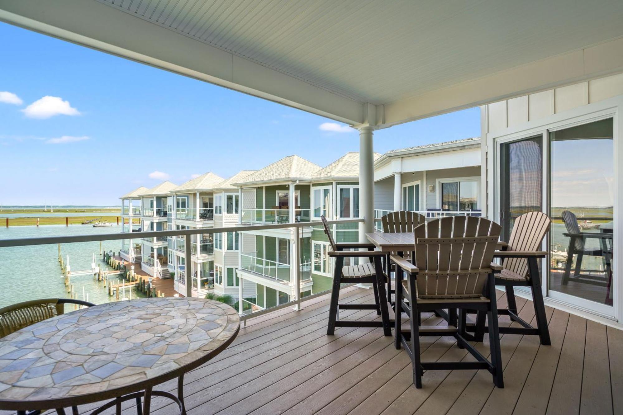 Holiday home Sunset Bay 312 - Waterfront & Includes A Boat Slip!